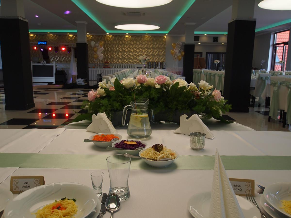 Zajazd Siodlo Hotel&Restauracja Kobyla Góra エクステリア 写真